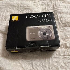 Nikon Coolpix S3100 Digital Camera - Gray